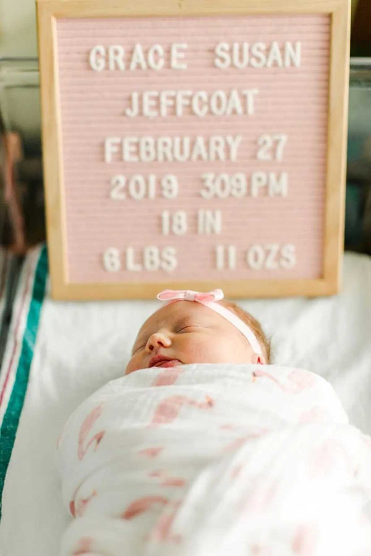 How To Take Your Own DIY Hospital Newborn Photos