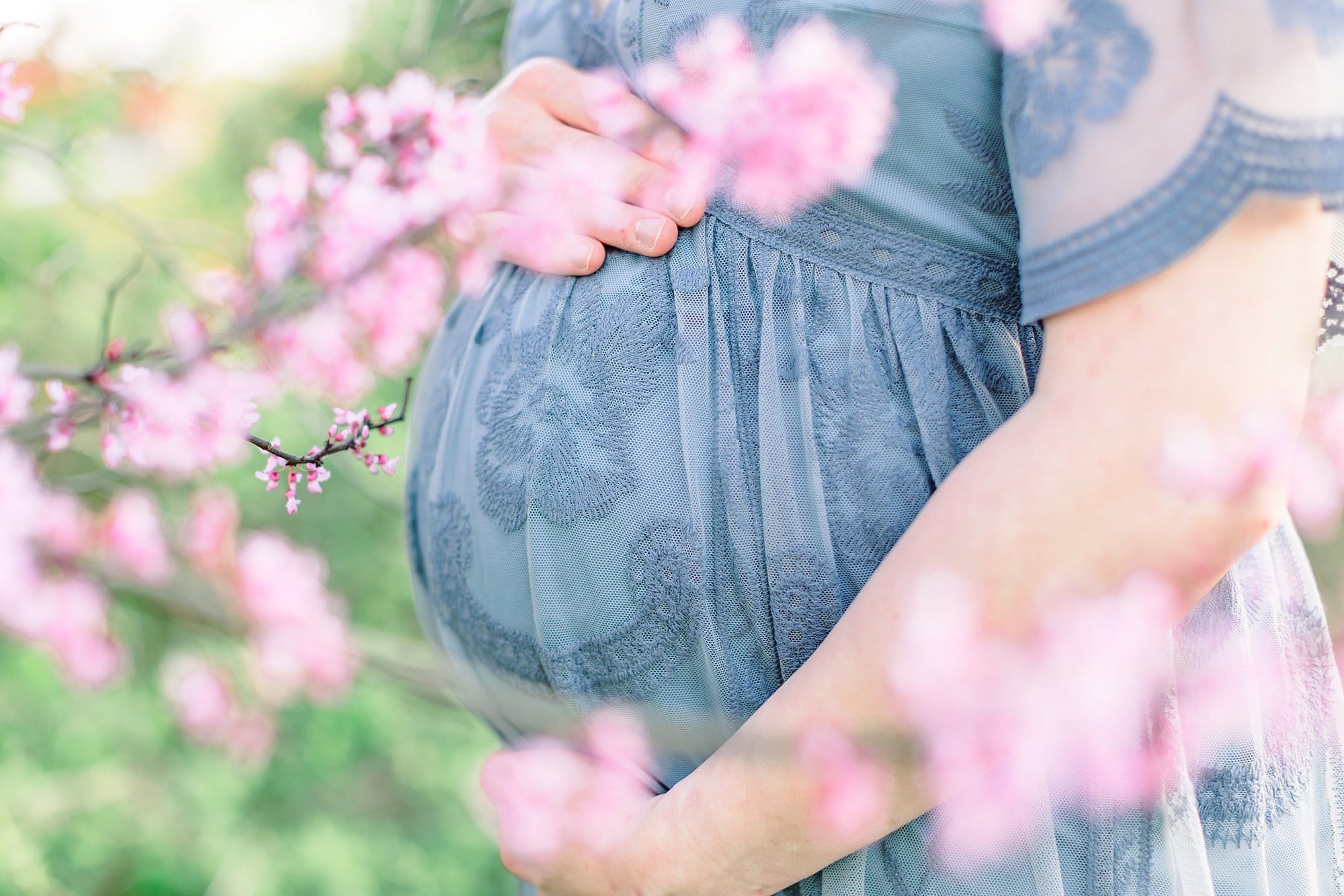 When to Book A Maternity Shoot