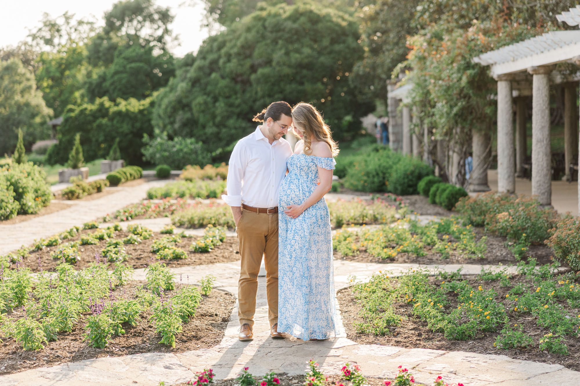 richmond photographer at maymont in richmond va for a  maternity session